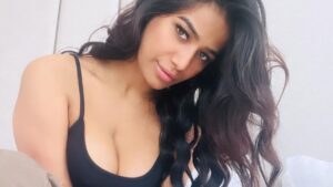 Poonam Pandey's असामयिक मृत्यु at 32 from cervical cancer