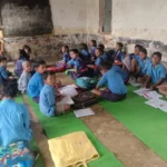 खंडहर में चल रहा प्राथमिक विद्यालय, बच्चों की जान खतरे में