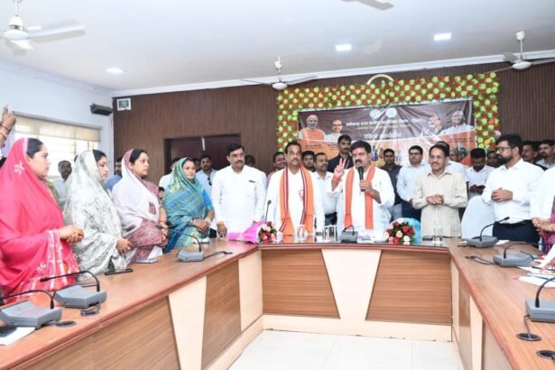 ग्रामीण महिलाओं के सशक्तिकरण की नई पहल ‘दीदी के गोठ’ रेडियो कार्यक्रम का हुआ शुभारंभ, उपमुख्यमंत्री विजय शर्मा हुए शामिल